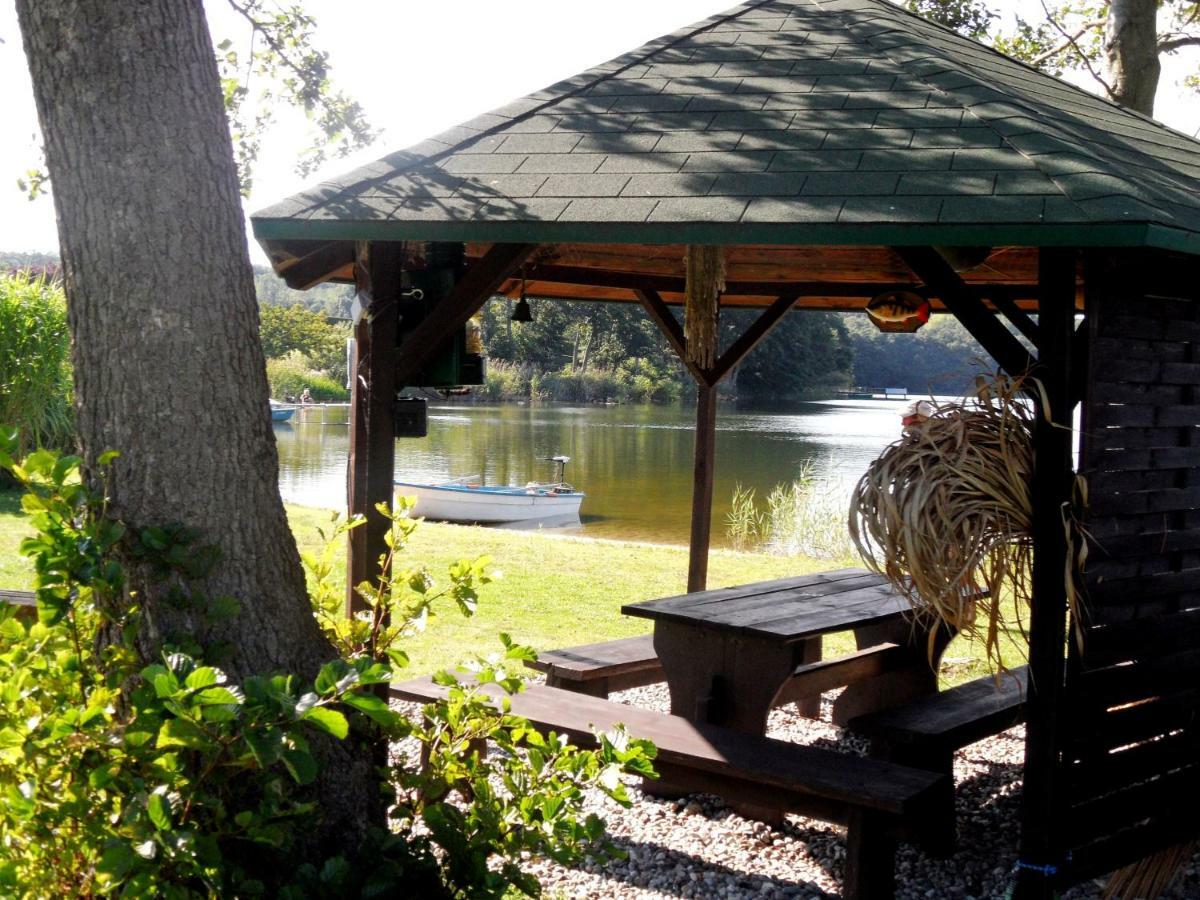 Ferienwohnungen Direkt Am See Bei Den Kaiserbaedern ゼーバート・ヘリングスドルフ エクステリア 写真