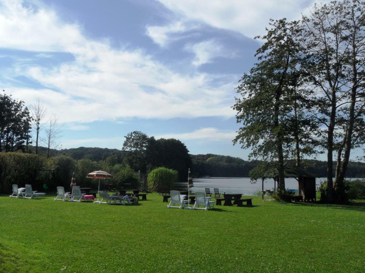 Ferienwohnungen Direkt Am See Bei Den Kaiserbaedern ゼーバート・ヘリングスドルフ エクステリア 写真